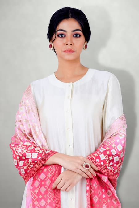 Shop_I Am Design_Off White Floral French Knot Embroidered Kurta Set _Online_at_Aza_Fashions