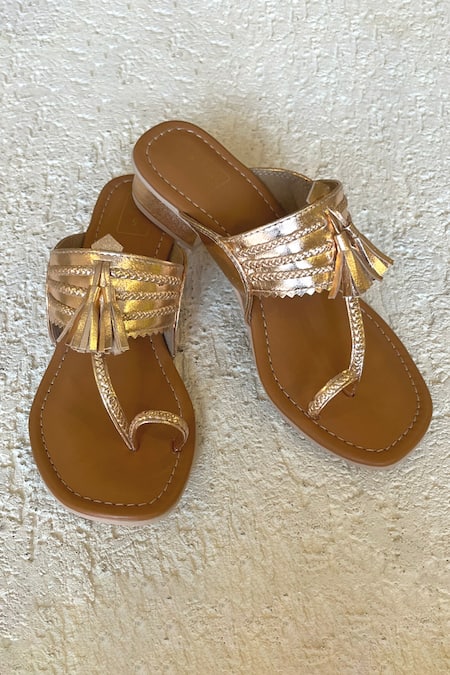 Shop Sandalwali Gold Tassels Sana Kolhapuri Heels at Aza Fashions Shop_Sandalwali_Gold Tassels Sana Kolhapuri Heels _at_Aza_Fashions