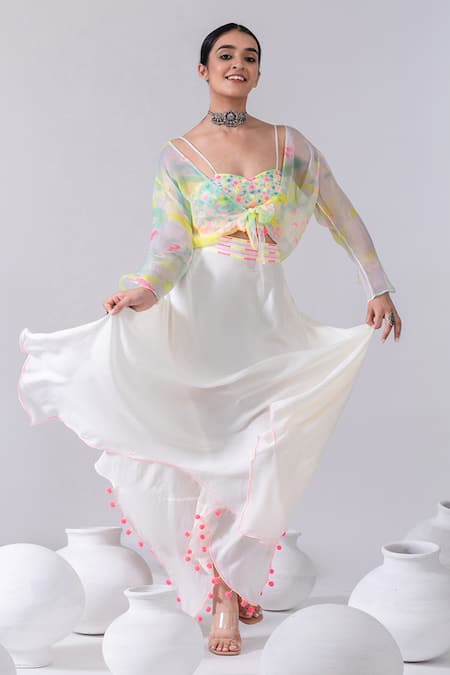 Shop Kacha Tanka Ivory Cotton Pom-poms Sweetheart Neck Tie And Dye Knotted Shrug & Skirt Set at Aza Fashions Shop_Kacha Tanka_Ivory Cotton Pom-poms Sweetheart Neck Tie And Dye Knotted Shrug & Skirt Set _at_Aza_Fashions