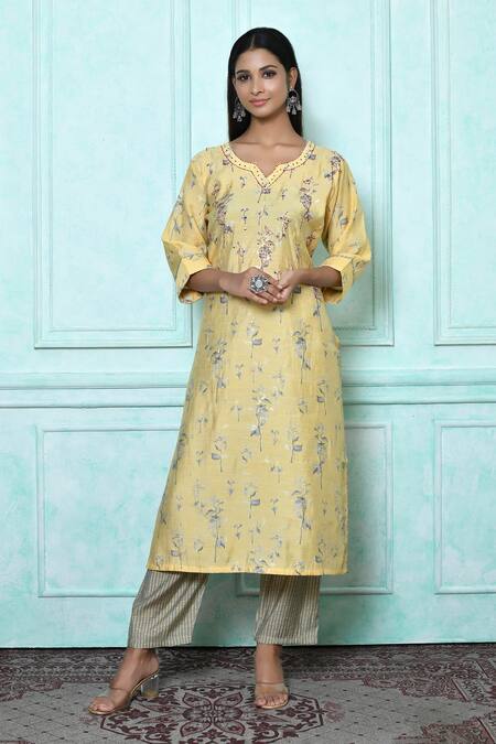 Adara Khan Yellow Muslin Embroidered Floral Notched Kantha Kurta And Pant Set 