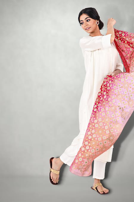 Buy_I Am Design_Off White Floral French Knot Embroidered Kurta Set _Online_at_Aza_Fashions