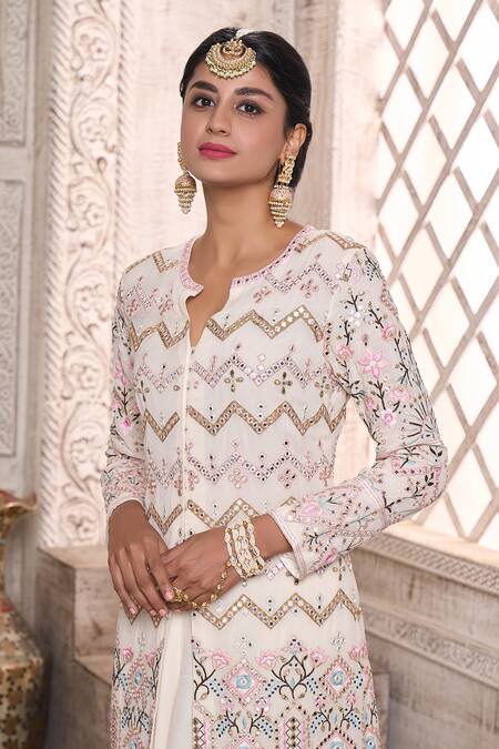 Shop Aariyana Couture Off White Viscose, Georgette Embroidery Front Slit Kurta And Flared Pant Set Shop_Aariyana Couture_Off White Viscose, Georgette Embroidery Front Slit Kurta And Flared Pant Set