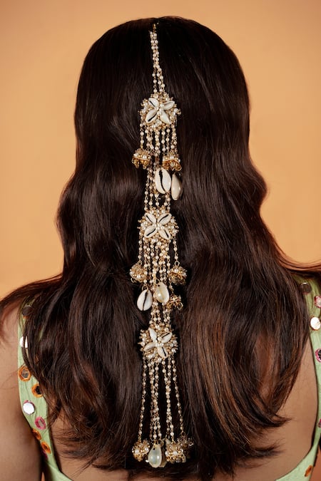 Kanyaadhan By DhirajAayushi Pearl Embellished Hair Accessory 