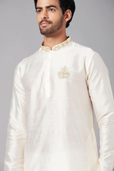 Hilo Design_Off White Cotton, Lycra Embroidery Basik Kurta And Pant Set _Online_at_Aza_Fashions