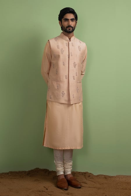 Ankita Shahabadi Paksh Embroidered Bundi Kurta Set 