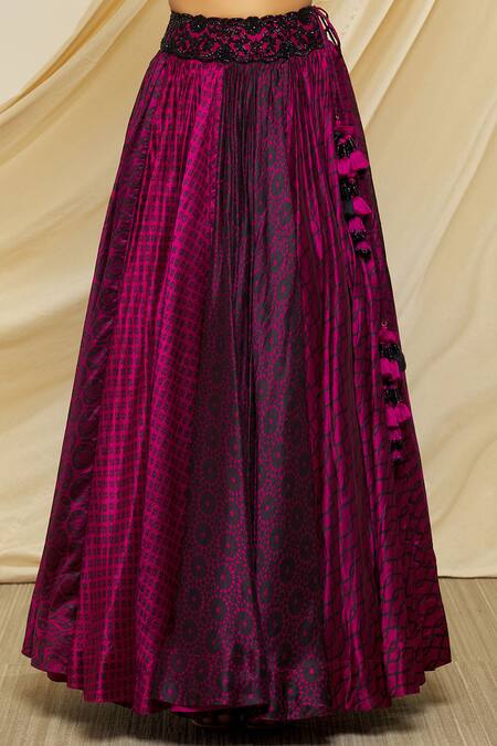 Prisha Magenta Silk Embroidered Floral V Neck Pattern Lehenga Set at Aza Fashions Prisha_Magenta Silk Embroidered Floral V Neck Pattern Lehenga Set _at_Aza_Fashions