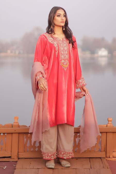 Negra Elegante Red Velvet Embroidered Pearl Notched Round Neck Phiran And Salwar Set  