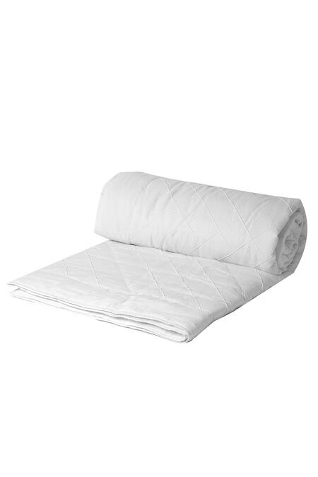 Shop_H2h_White Linen Diamond Pattern Bedcover Set_Online_at_Aza_Fashions