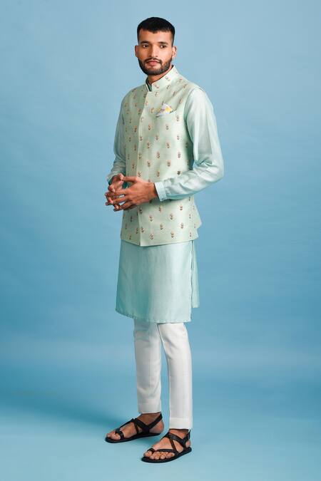 Buy_Chatenya Mittal_Green Silk Thread Floral Embroidered Bundi And Kurta Set _Online_at_Aza_Fashions