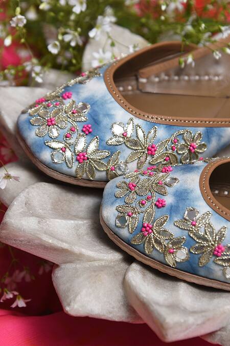 Buy_Coral Haze_Blue Embroidered Sky Handcrafted Tie Dye Silk Juttis_Online_at_Aza_Fashions
