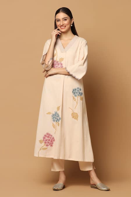 Ikha Couture_Peach Linen, Cotton Lace V-neck Floral Resham Embroidered Kurta Set _Online_at_Aza_Fashions