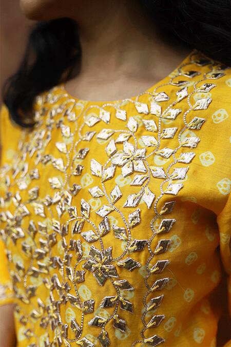 House Of Pink_Yellow Kurta And Dupatta Chanderi Bottom Self Cotton Round Bandhani Set _at_Aza_Fashions