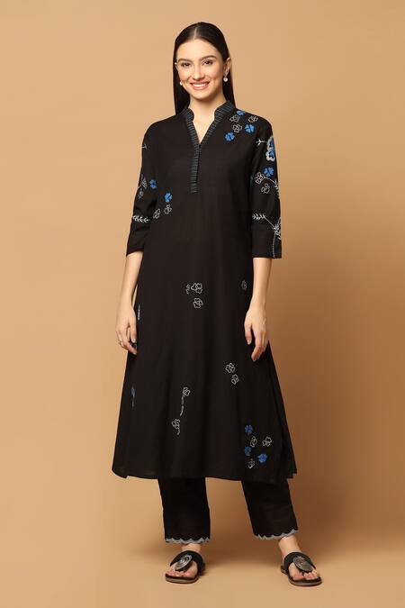 Ikha Couture_Black Linen, Cotton Embroidery, Tassels V-neck Floral Resham Thread Kurta Set_Online_at_Aza_Fashions
