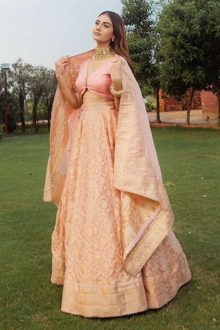 Buy Safaa Pink Organza, Lining Shantoon Banarasi Weave V Neck Maha Woven Lehenga Set Online at Aza Fashions Buy_Safaa_Pink Organza, Lining Shantoon Banarasi Weave V Neck Maha Woven Lehenga Set _Online_at_Aza_Fashions