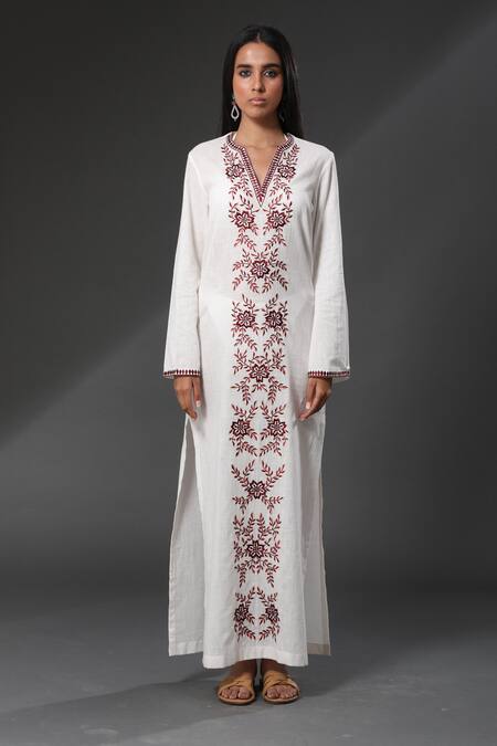 Buy_Zeefaa_White Cotton Floral Motifs V Neck Embroidered Kaftan_Online_at_Aza_Fashions