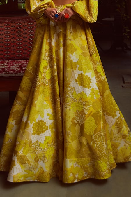 Ankita Dharman_Yellow Crepe Floral Motifs V Neck Riya Lehenga And Balloon Sleeve Blouse Set _Online_at_Aza_Fashions