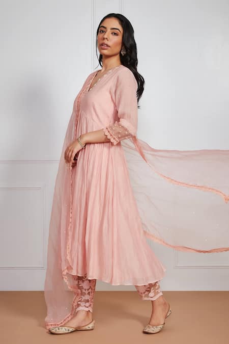 Buy_Label Mansi Nagdev_Peach Malai Chanderi Embroidery Mukaish V Neck Nazam Anarkali Set _Online_at_Aza_Fashions