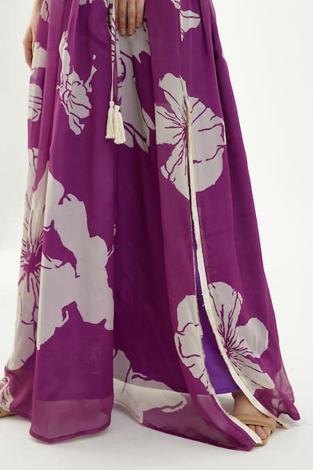 Koai White Chiffon Floral V Neck Pattern Kaftan at Aza Fashions Koai_White Chiffon Floral V Neck Pattern Kaftan _at_Aza_Fashions