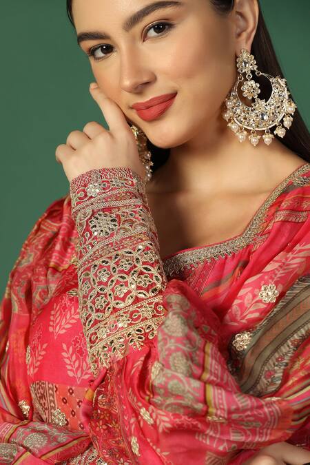 Two Sisters By Gyans Pink Chiffon Embroidery V-neck Gota Border Anarkali at Aza Fashions Two Sisters By Gyans_Pink Chiffon Embroidery V-neck Gota Border Anarkali _at_Aza_Fashions