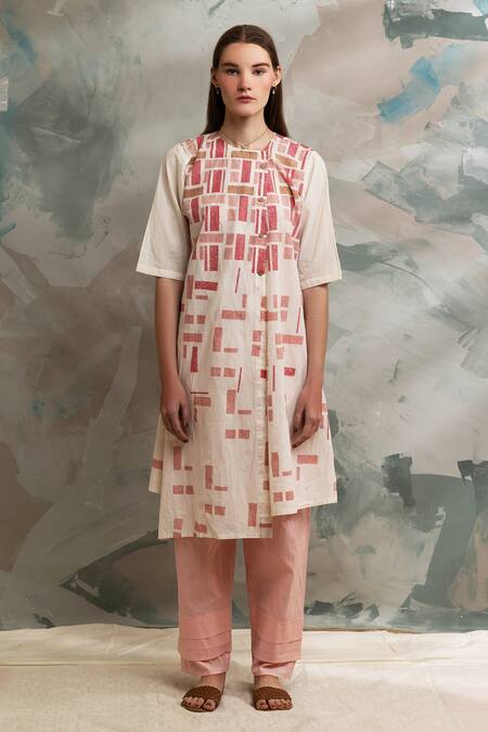 Banana Labs_Off White Cotton Asymmetric Geometric Print Kurta Set _Online_at_Aza_Fashions
