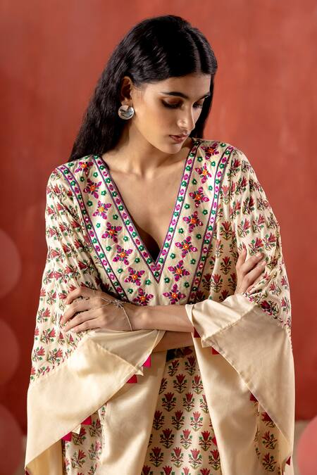 Amisha Kothari Beige Cotton, Silk Tassels V-neck Amba Printed Kaftan Online at Aza Fashions Amisha Kothari_Beige Cotton, Silk Tassels V-neck Amba Printed Kaftan _Online_at_Aza_Fashions