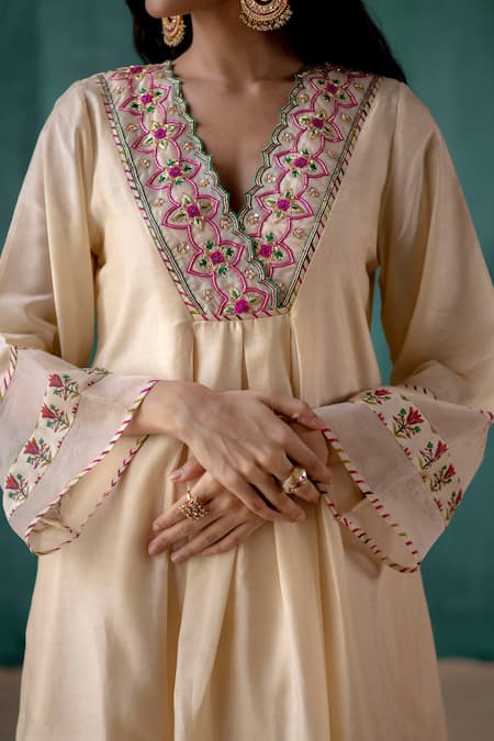 Buy_Amisha Kothari_Beige Cotton, Organza, Embroidery V-neck Vibha Kurta Pant Set _Online_at_Aza_Fashions