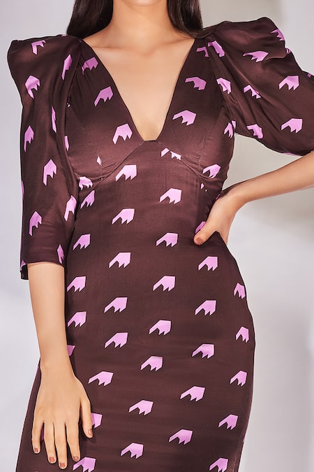 Senren by Eshana Raut_Brown Crepe V-neck Geometric Print Dress _Online_at_Aza_Fashions