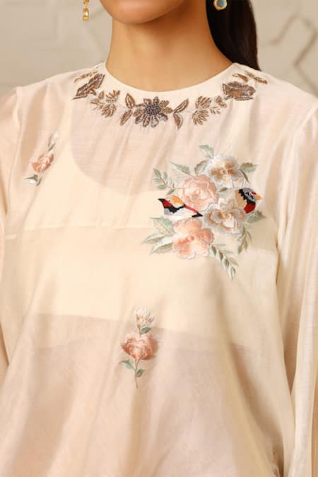 Prama By Pratima Pandey_White Silk Chanderi Round Blouse_Online_at_Aza_Fashions