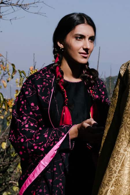 Shop_Label Earthen_Black Handwoven Silk Dupatta Pashmina Round Kurta Set _Online_at_Aza_Fashions