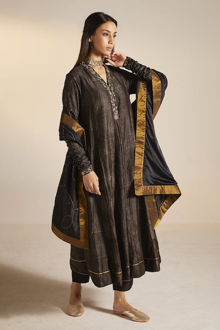 Shorshe Clothing Sashiko Hand Embroidered Kurta & Pant 