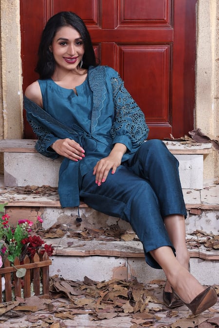 Sunita Nagi Blue Dupion Embroidered Cross Stitch Thread And Crochet Cut Balloon Pant Set 