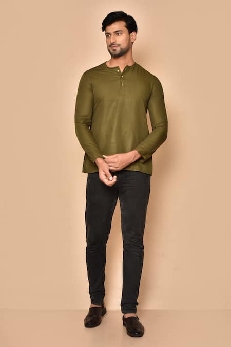 Aryavir Malhotra Solid Full Sleeve Short Kurta 