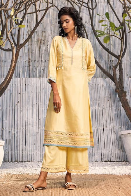 Buy Yellow Chanderi Silk Cotton Lining Shantoon Printed Kurta Pant Set For  Women by Chrkha Online at Aza Fashions.