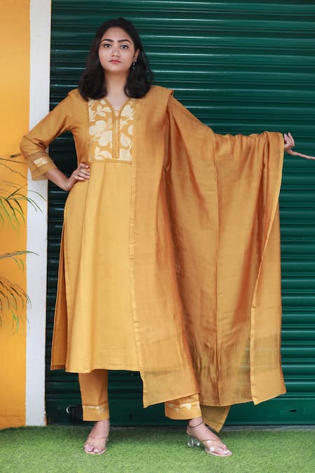 TINA EAPEN COLLECTIVE Yellow Cotton Silk Woven Floral V Neck Kurta And Pant Set 