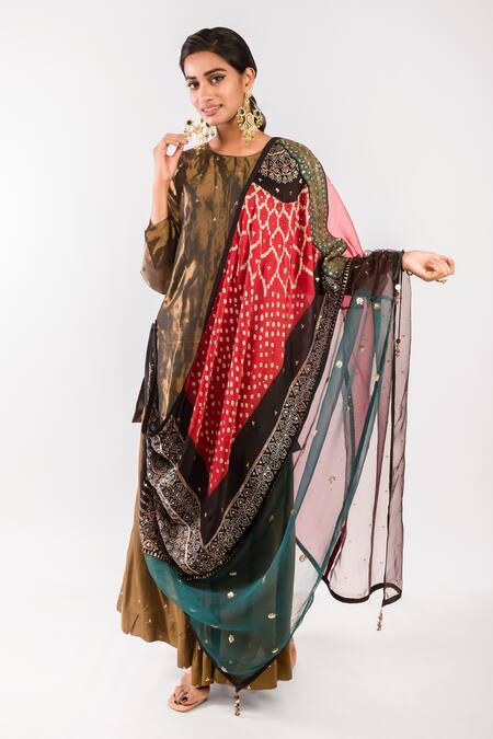 Buy Prahnaaya Dupatta Silk Organza, Kurta Handwoven Zari, Lining Soft Muslin, Set at Aza Fashions Buy_Prahnaaya_Dupatta Silk Organza, Kurta Handwoven Zari, Lining Soft Muslin, Set_at_Aza_Fashions