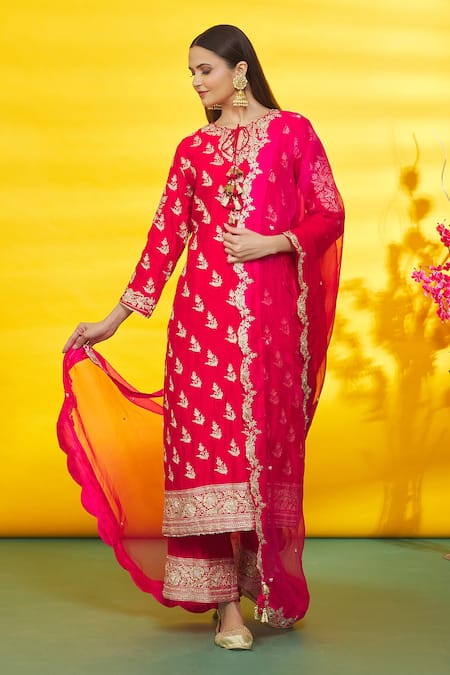 Surbhi Shah Floral Embroidered Straight Hem Kurta Set 