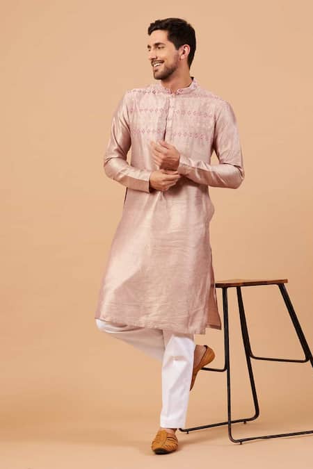 Hilo Design Florne Mandarin Collar Embroidered Kurta Set 