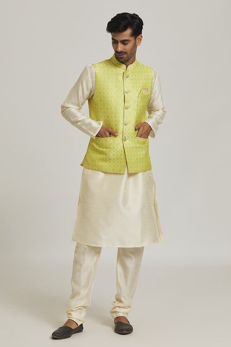 Samyukta Singhania Bloom Woven Bundi & Kurta Set 