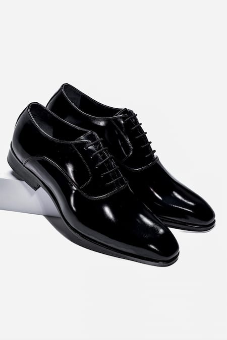 Amrit Dawani Black Plain Toe Oxford Shoes