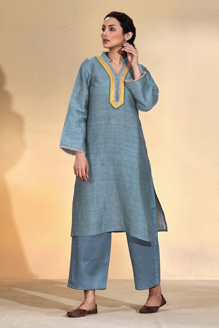 AFFROZ Grey Viscose Linen Lace Mandarin Collar Kurta With Pant 