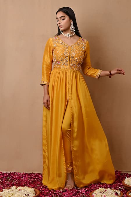 Label Nitisha Yellow Habutai Silk Embroidered Floral Pattern V Neck Slit Tunic Set 