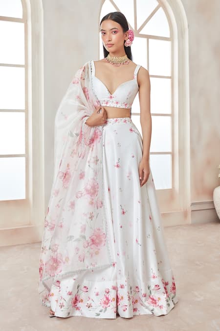 LASHKARAA White Satin Printed Floral Sweetheart Neck Scattered Lehenga Set 