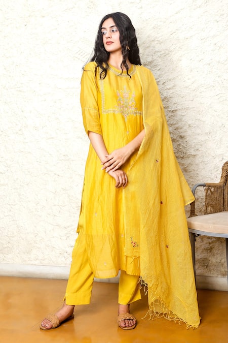 Tatwa Yoke Embroidered Kurta & Pant Set 