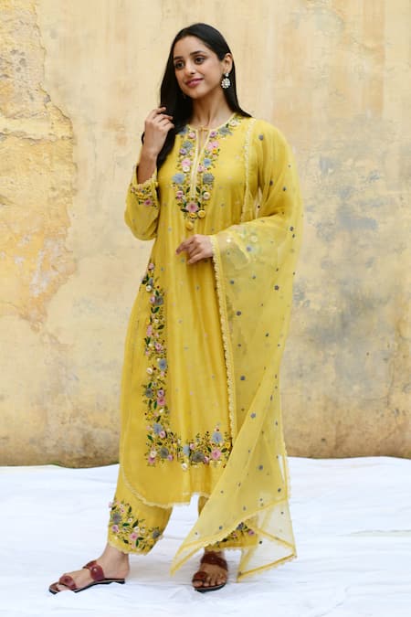 Label Niti Bothra Yellow Pure And Handwoven Banarasi Silk Embroidery Blooming Flower Kurta Set