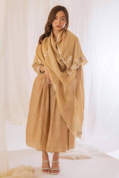 Buy Vaani Beswal Beige Embroidery Applique Scarf at Aza Fashions Buy_Vaani Beswal_Beige Embroidery Applique Scarf _at_Aza_Fashions