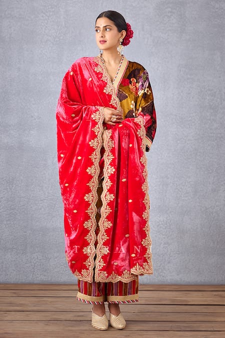 Torani Pink Velvet And Crepe Print & Ruh Gulaabi Mushira Doshala  