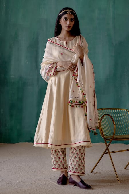 Amisha Kothari Vamika Kalidar Kurta Pant Set 