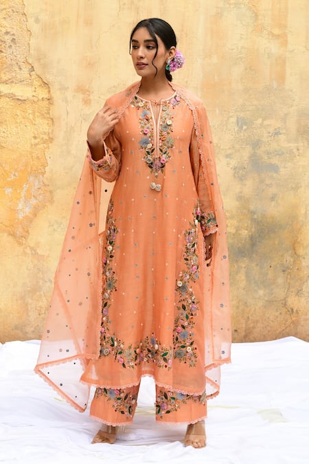 Label Niti Bothra Peach Pure And Handwoven Banarasi Silk Embroidery Floral Bloom Notched Kurta Set