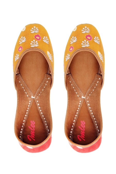 Imlee Jaipur Pittan Embroidered Juttis 