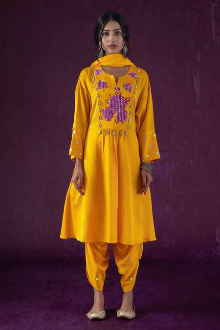 Kacha Tanka Rose Applique Kurta Set 